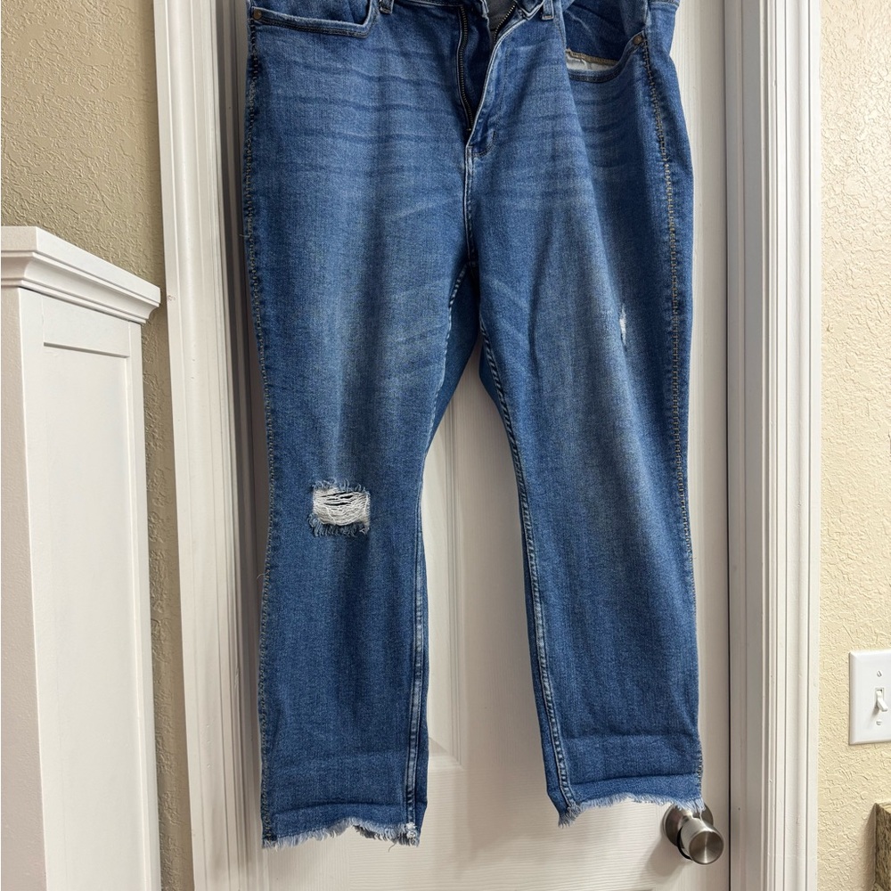 Stylish Blue Distressed Jeans - Judy Blue Howdy - Picture 2 of 6